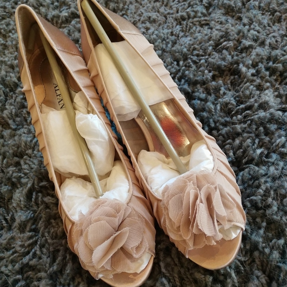 Alfani high heels bisque color